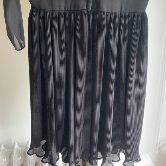 Open back little black dress - Picture 3 of 3